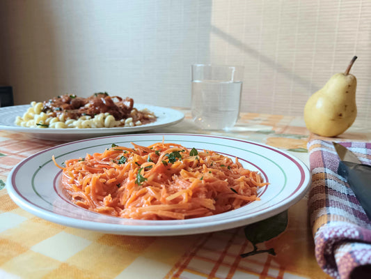 Repas équilibré livré à domicile pour seniors avec entrée, plat et dessert à Ligré